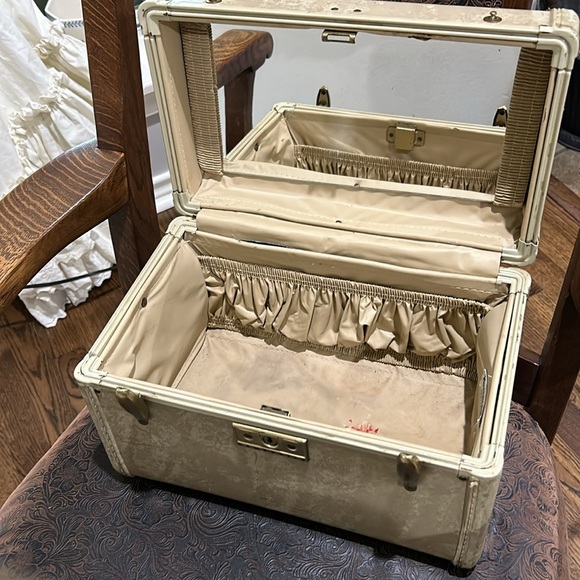 Vintage Samsonite train case carry-on cosmetics case. - Picture 9 of 15